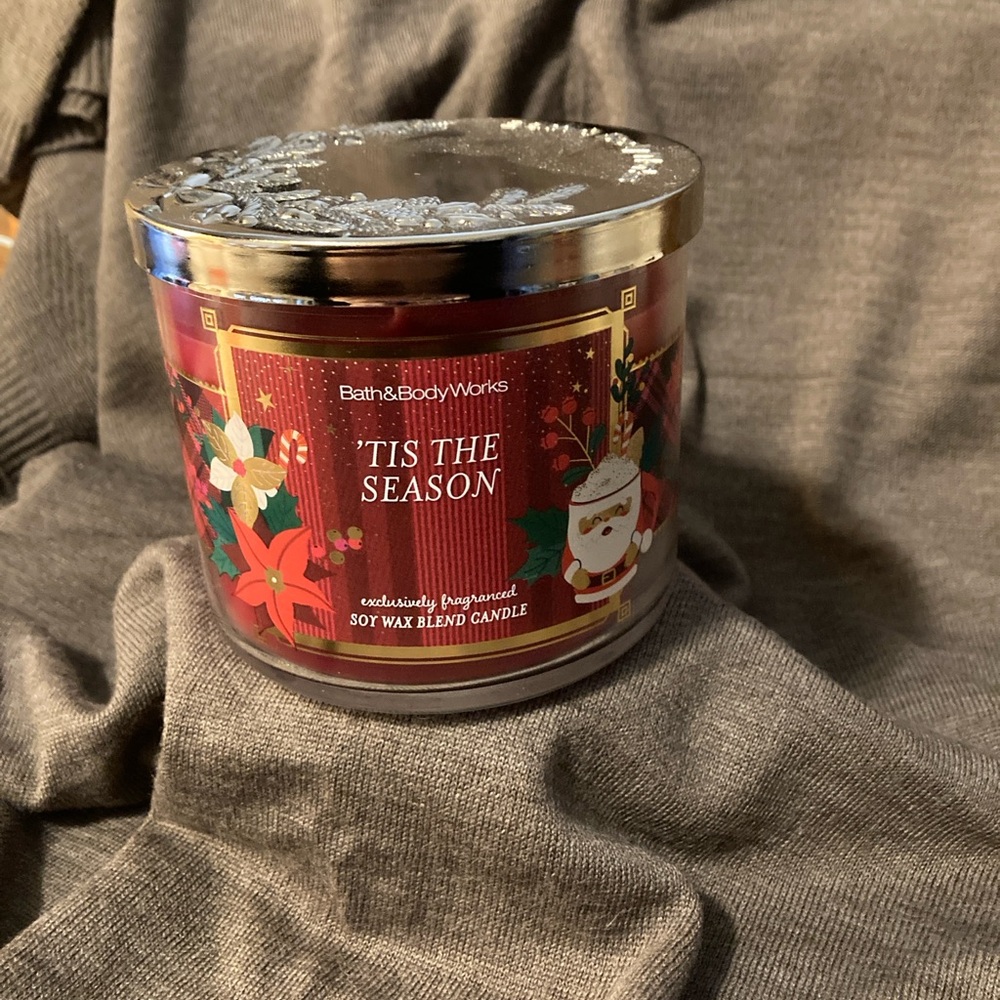 Bath & Body Works Red 'Tis The Season Candle